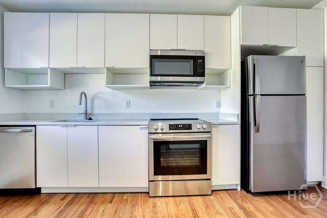 916 Maupas Avenue Two, Savannah, GA 31401