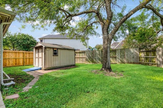 29927 Sunwillow Creek Drive, Spring, TX 77386