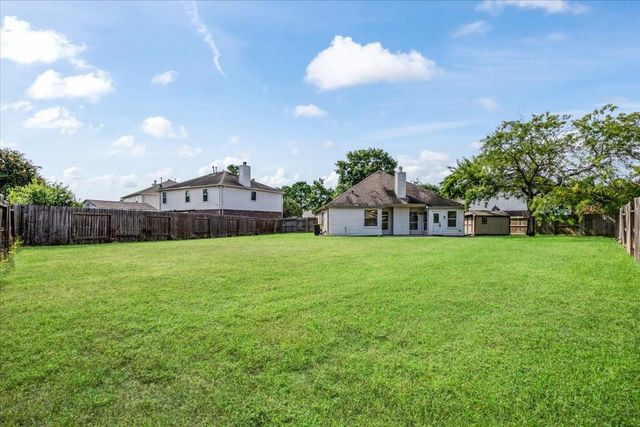 29927 Sunwillow Creek Drive, Spring, TX 77386