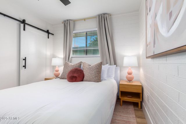 6631 E CHEERY LYNN Road 1, Scottsdale, AZ 85251