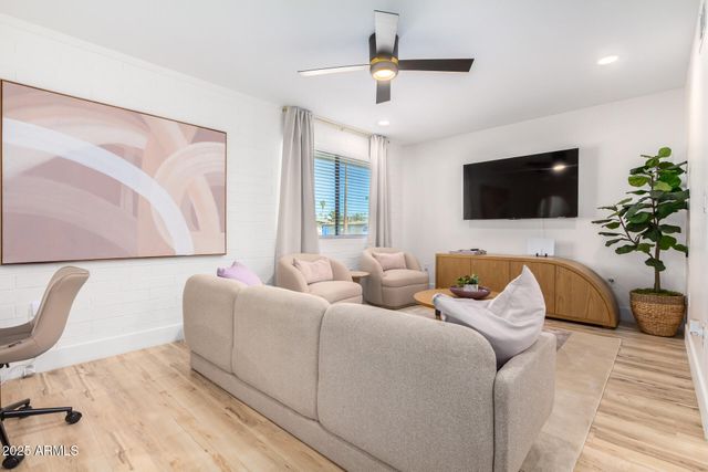 6631 E CHEERY LYNN Road 1, Scottsdale, AZ 85251