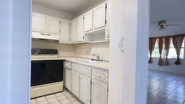 1281 NW 43rd Ave 106, Lauderhill, FL 33313