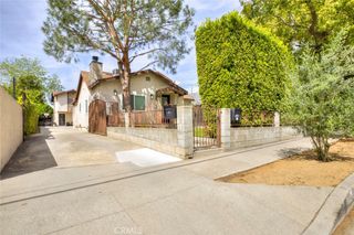247 N Oak Avenue, Pasadena, CA 91107