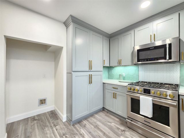 288 Ling Street, Bayou Vista, TX 77563