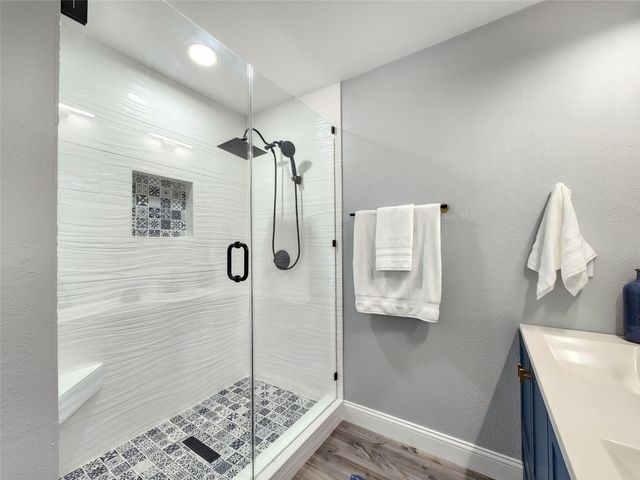 288 Ling Street, Bayou Vista, TX 77563