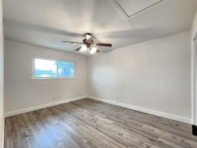 288 Ling Street, Bayou Vista, TX 77563