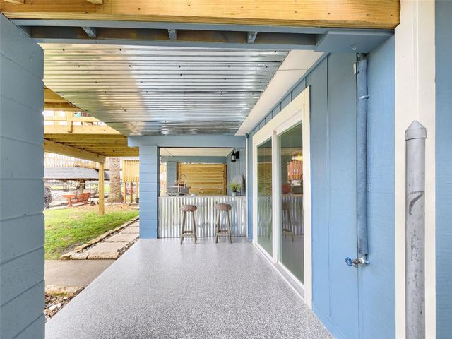 288 Ling Street, Bayou Vista, TX 77563