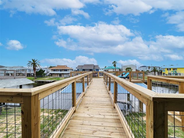 288 Ling Street, Bayou Vista, TX 77563