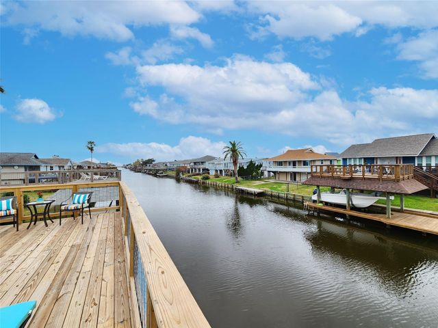 288 Ling Street, Bayou Vista, TX 77563
