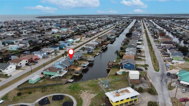288 Ling Street, Bayou Vista, TX 77563