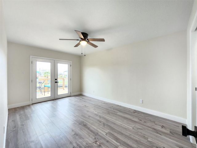 288 Ling Street, Bayou Vista, TX 77563