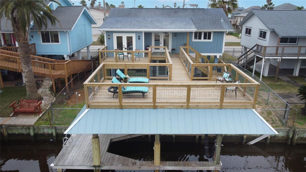 288 Ling Street, Bayou Vista, TX 77563