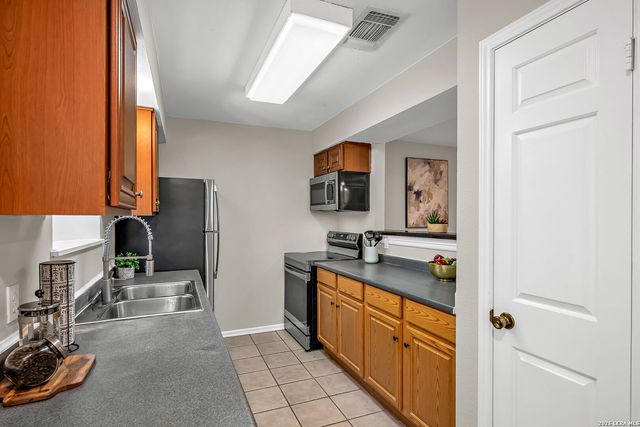 10955 Wurzbach Rd Apt 802, San Antonio, TX 78230