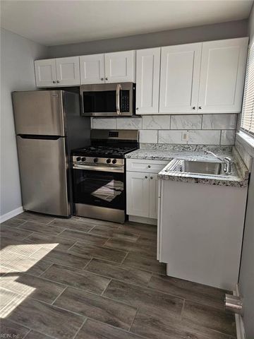 8 Pollux Cir E Apt 3, Portsmouth, VA 23701