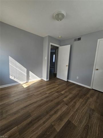 8 Pollux Cir E Apt 3, Portsmouth, VA 23701