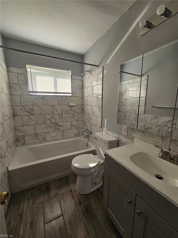 8 Pollux Cir E Apt 3, Portsmouth, VA 23701