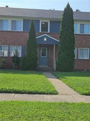 8 Pollux Cir E Apt 3, Portsmouth, VA 23701