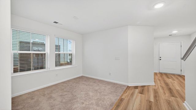 4633 Forest Hills Drive 1401, North Charleston, SC 29418