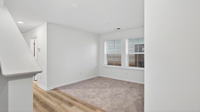 4633 Forest Hills Drive 1401, North Charleston, SC 29418