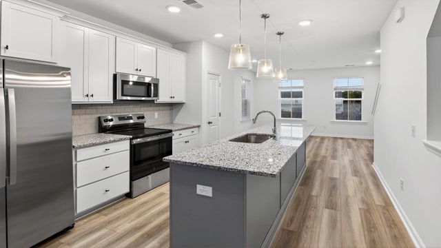 4633 Forest Hills Drive 1401, North Charleston, SC 29418