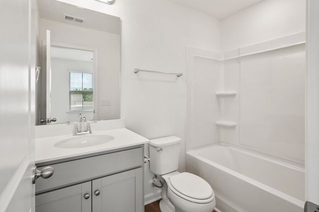 4633 Forest Hills Drive 1401, North Charleston, SC 29418