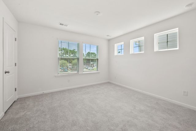 4633 Forest Hills Drive 1401, North Charleston, SC 29418