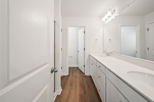 4633 Forest Hills Drive 1401, North Charleston, SC 29418