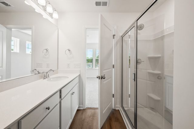 4633 Forest Hills Drive 1401, North Charleston, SC 29418