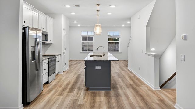 4633 Forest Hills Drive 1401, North Charleston, SC 29418