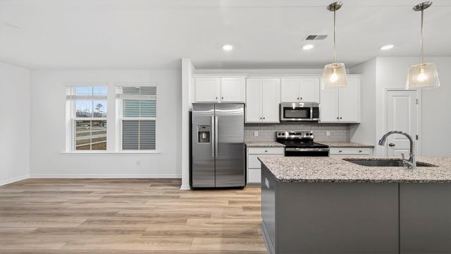 4633 Forest Hills Drive 1401, North Charleston, SC 29418