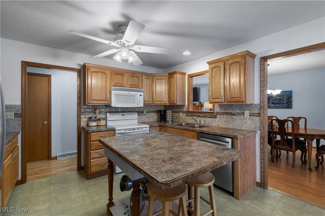 247 Hillside Drive, Wadsworth, OH 44281