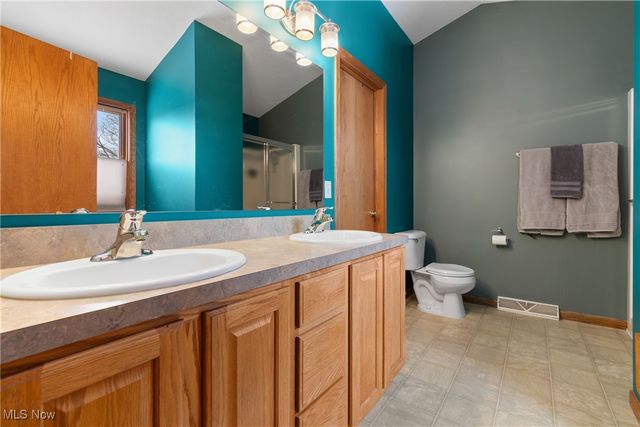 247 Hillside Drive, Wadsworth, OH 44281