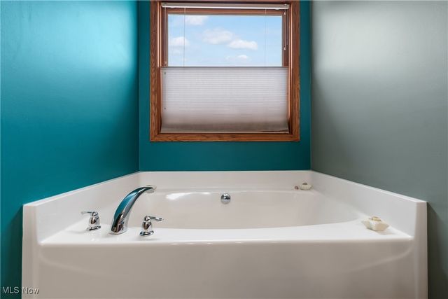 247 Hillside Drive, Wadsworth, OH 44281