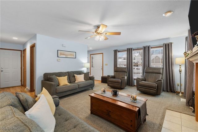 247 Hillside Drive, Wadsworth, OH 44281