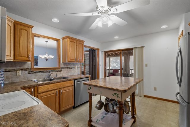 247 Hillside Drive, Wadsworth, OH 44281