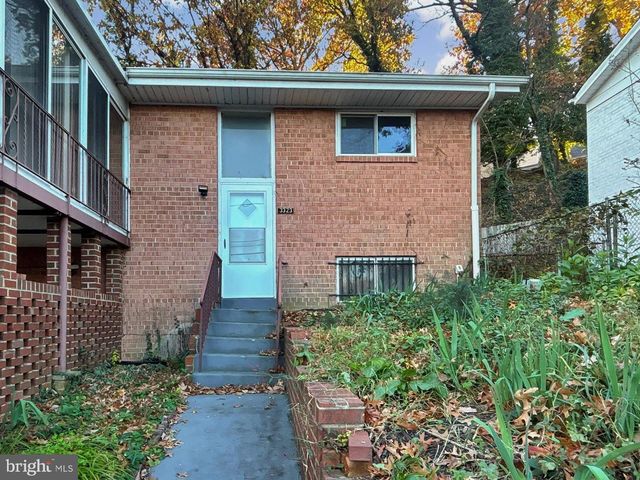 3323 NASH PL SE, Washington, DC 20020