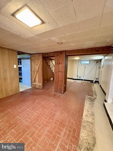 6007 CRAWFORD DR, Rockville, MD 20851