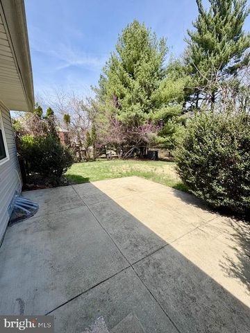 6007 CRAWFORD DR, Rockville, MD 20851