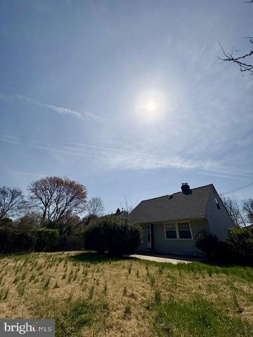 6007 CRAWFORD DR, Rockville, MD 20851