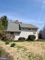 6007 CRAWFORD DR, Rockville, MD 20851