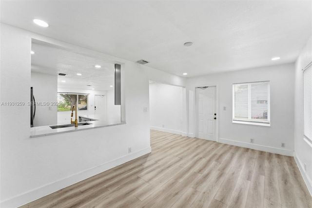 671 NW 23rd Ter, Pompano Beach, FL 33069