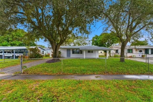 671 NW 23rd Ter, Pompano Beach, FL 33069