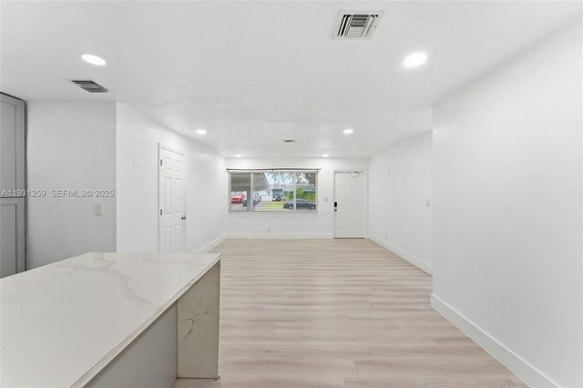 671 NW 23rd Ter, Pompano Beach, FL 33069