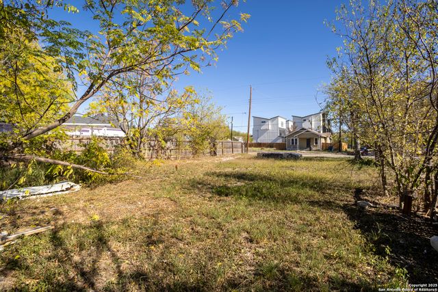 621 S Pine, San Antonio, TX 78203