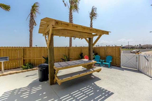 15236 Beach Way Dr, Corpus Christi, TX 78418