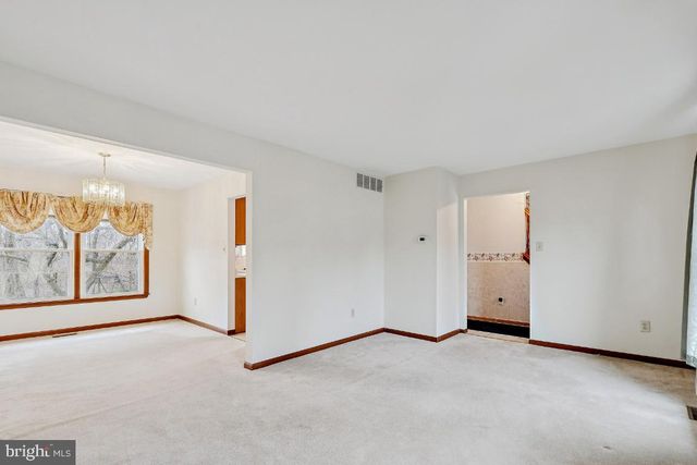 10 STRETCH DR, Mullica Hill, NJ 08062