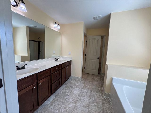 2640 Tyler Bay Ln, Grayson, GA 30017