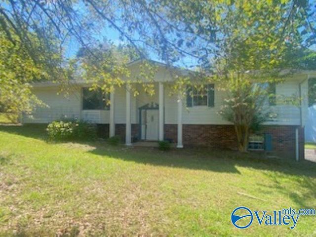 122 County Road 985, Fort Payne, AL 35968