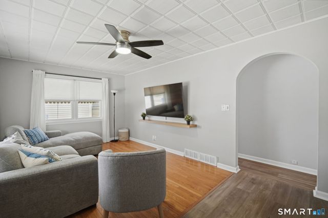 736 Congress Avenue, Waterbury, CT 06708