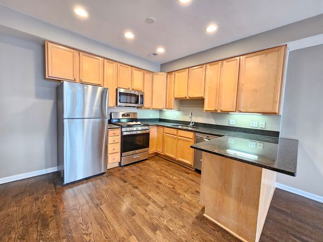 1069 N Marshfield Avenue 2, Chicago, IL 60622